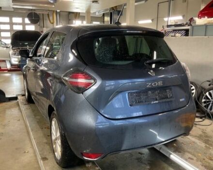 Серый Рено Зое, объемом двигателя 0 л и пробегом 105 тыс. км за 11900 $, фото 5 на Automoto.ua