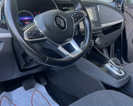 Серый Рено Зое, объемом двигателя 0 л и пробегом 115 тыс. км за 12650 $, фото 32 на Automoto.ua