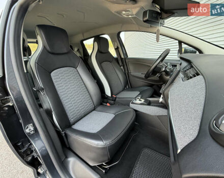 Серый Рено Зое, объемом двигателя 0 л и пробегом 24 тыс. км за 14950 $, фото 33 на Automoto.ua