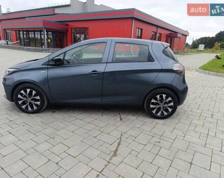Серый Рено Зое, объемом двигателя 0 л и пробегом 81 тыс. км за 12700 $, фото 8 на Automoto.ua