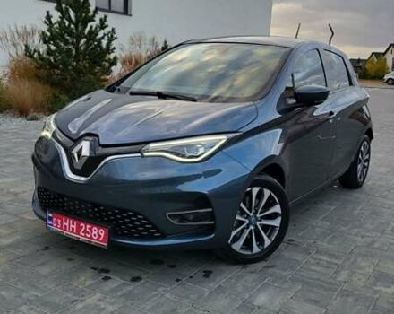 Серый Рено Зое, объемом двигателя 0 л и пробегом 103 тыс. км за 12200 $, фото 1 на Automoto.ua