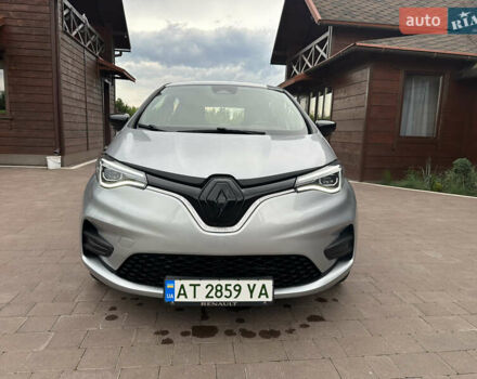 Серый Рено Зое, объемом двигателя 0 л и пробегом 77 тыс. км за 11999 $, фото 1 на Automoto.ua