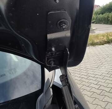 Серый Рено Зое, объемом двигателя 0 л и пробегом 74 тыс. км за 12500 $, фото 11 на Automoto.ua