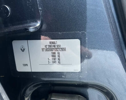 Серый Рено Зое, объемом двигателя 0 л и пробегом 115 тыс. км за 12650 $, фото 48 на Automoto.ua