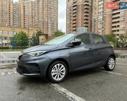 Серый Рено Зое, объемом двигателя 0 л и пробегом 33 тыс. км за 12900 $, фото 32 на Automoto.ua