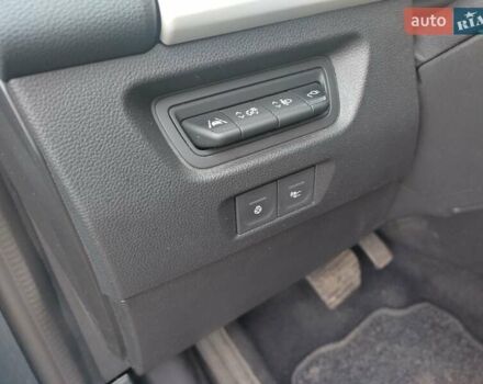 Серый Рено Зое, объемом двигателя 0 л и пробегом 68 тыс. км за 13700 $, фото 18 на Automoto.ua