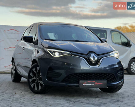 Серый Рено Зое, объемом двигателя 0 л и пробегом 115 тыс. км за 12650 $, фото 58 на Automoto.ua