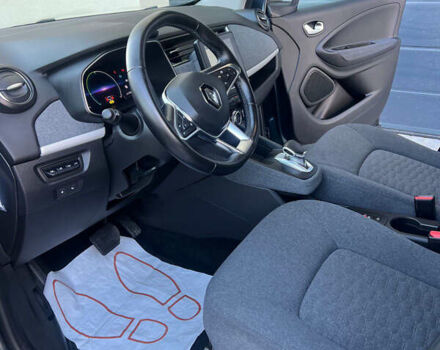 Серый Рено Зое, объемом двигателя 0 л и пробегом 115 тыс. км за 12550 $, фото 12 на Automoto.ua