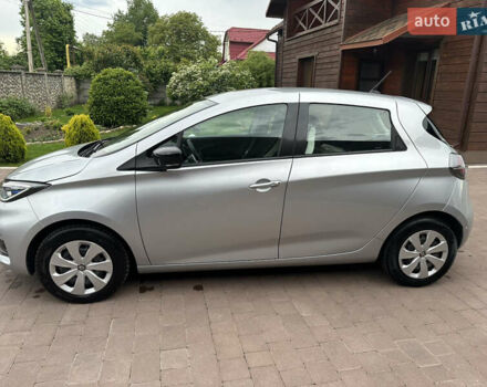 Серый Рено Зое, объемом двигателя 0 л и пробегом 77 тыс. км за 11999 $, фото 9 на Automoto.ua