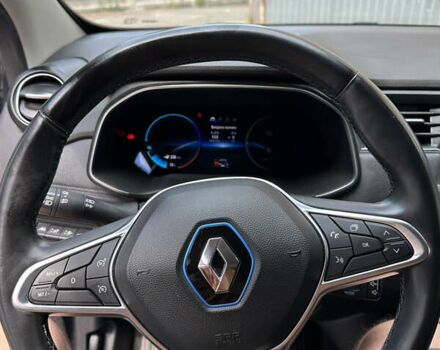 Серый Рено Зое, объемом двигателя 0 л и пробегом 133 тыс. км за 15500 $, фото 18 на Automoto.ua