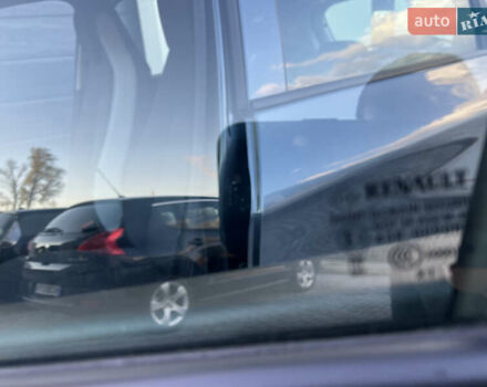 Серый Рено Зое, объемом двигателя 0 л и пробегом 115 тыс. км за 12650 $, фото 44 на Automoto.ua