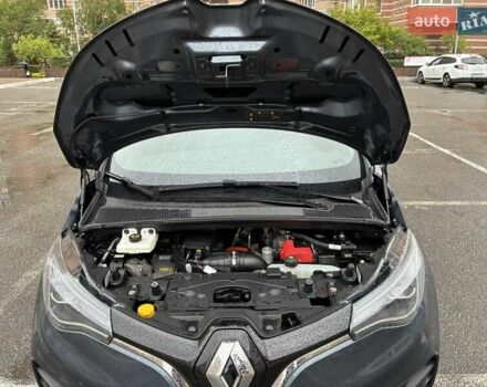 Серый Рено Зое, объемом двигателя 0 л и пробегом 33 тыс. км за 12900 $, фото 81 на Automoto.ua