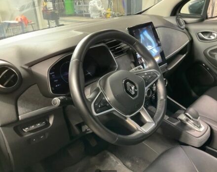 Серый Рено Зое, объемом двигателя 0 л и пробегом 105 тыс. км за 11900 $, фото 6 на Automoto.ua