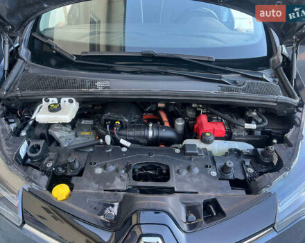 Серый Рено Зое, объемом двигателя 0 л и пробегом 115 тыс. км за 12550 $, фото 38 на Automoto.ua