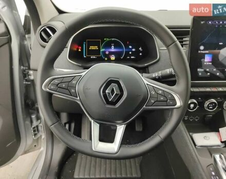 Серый Рено Зое, объемом двигателя 0 л и пробегом 4 тыс. км за 12000 $, фото 6 на Automoto.ua
