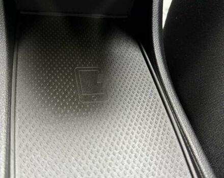 Сірий Рено Зое, об'ємом двигуна 0 л та пробігом 99 тис. км за 13950 $, фото 32 на Automoto.ua