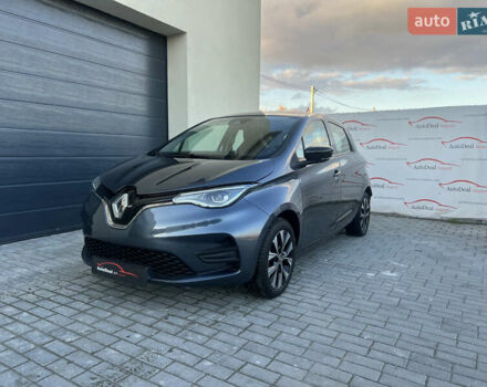 Серый Рено Зое, объемом двигателя 0 л и пробегом 115 тыс. км за 12650 $, фото 74 на Automoto.ua