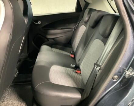 Серый Рено Зое, объемом двигателя 0 л и пробегом 105 тыс. км за 11900 $, фото 10 на Automoto.ua