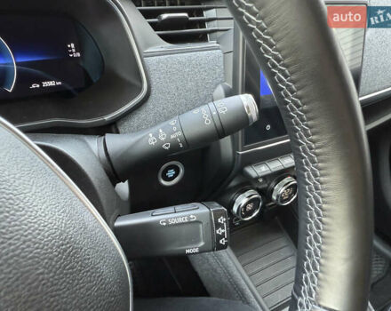 Серый Рено Зое, объемом двигателя 0 л и пробегом 24 тыс. км за 14950 $, фото 81 на Automoto.ua