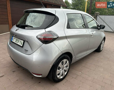 Серый Рено Зое, объемом двигателя 0 л и пробегом 77 тыс. км за 11999 $, фото 5 на Automoto.ua