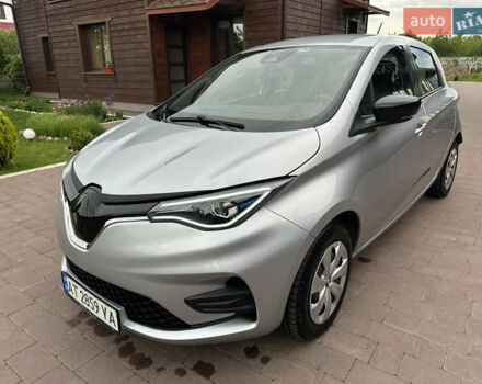 Серый Рено Зое, объемом двигателя 0 л и пробегом 77 тыс. км за 11999 $, фото 11 на Automoto.ua