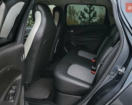 Серый Рено Зое, объемом двигателя 0 л и пробегом 103 тыс. км за 12200 $, фото 18 на Automoto.ua