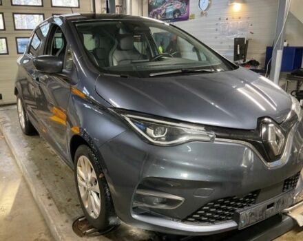 Серый Рено Зое, объемом двигателя 0 л и пробегом 105 тыс. км за 11900 $, фото 2 на Automoto.ua
