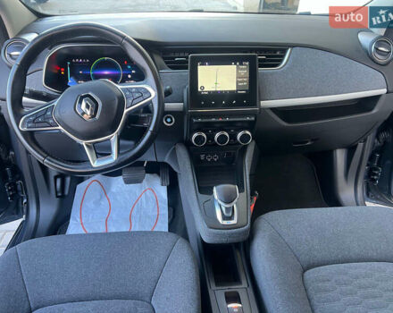 Серый Рено Зое, объемом двигателя 0 л и пробегом 115 тыс. км за 12550 $, фото 9 на Automoto.ua