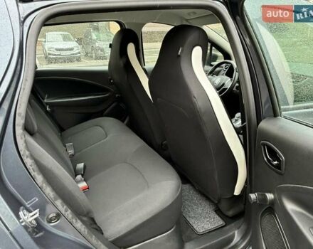 Серый Рено Зое, объемом двигателя 0 л и пробегом 33 тыс. км за 12900 $, фото 49 на Automoto.ua