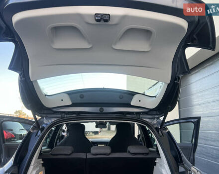 Серый Рено Зое, объемом двигателя 0 л и пробегом 115 тыс. км за 12650 $, фото 37 на Automoto.ua