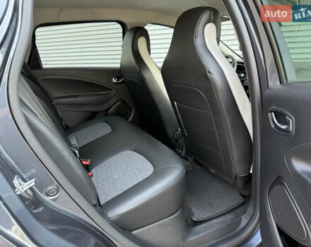 Серый Рено Зое, объемом двигателя 0 л и пробегом 24 тыс. км за 14950 $, фото 43 на Automoto.ua