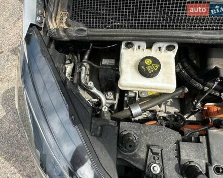 Серый Рено Зое, объемом двигателя 0 л и пробегом 38 тыс. км за 16250 $, фото 23 на Automoto.ua