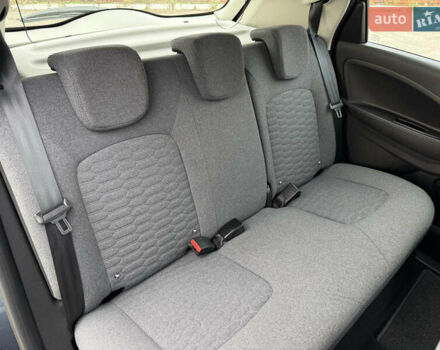 Серый Рено Зое, объемом двигателя 0 л и пробегом 45 тыс. км за 12999 $, фото 53 на Automoto.ua