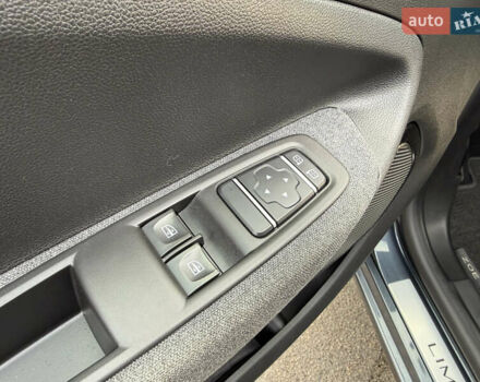 Серый Рено Зое, объемом двигателя 0 л и пробегом 45 тыс. км за 12999 $, фото 96 на Automoto.ua