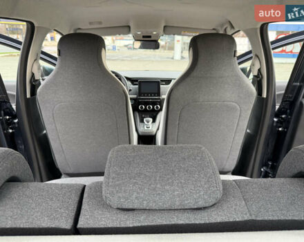 Серый Рено Зое, объемом двигателя 0 л и пробегом 45 тыс. км за 12999 $, фото 82 на Automoto.ua