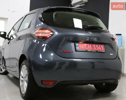 Серый Рено Зое, объемом двигателя 0 л и пробегом 28 тыс. км за 14700 $, фото 4 на Automoto.ua