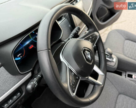 Серый Рено Зое, объемом двигателя 0 л и пробегом 45 тыс. км за 12999 $, фото 62 на Automoto.ua