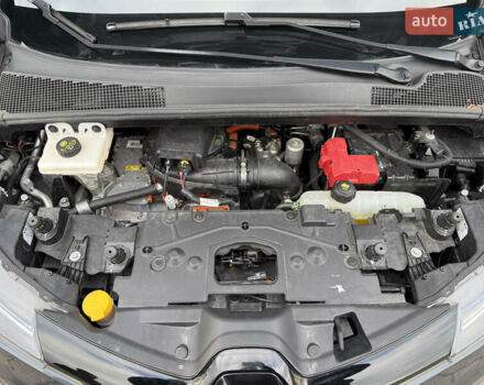 Серый Рено Зое, объемом двигателя 0 л и пробегом 45 тыс. км за 12999 $, фото 11 на Automoto.ua