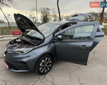 Серый Рено Зое, объемом двигателя 0 л и пробегом 45 тыс. км за 12999 $, фото 121 на Automoto.ua