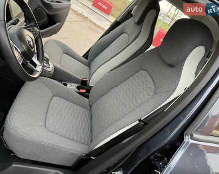 Серый Рено Зое, объемом двигателя 0 л и пробегом 45 тыс. км за 12999 $, фото 64 на Automoto.ua