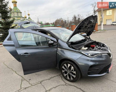 Серый Рено Зое, объемом двигателя 0 л и пробегом 45 тыс. км за 12999 $, фото 107 на Automoto.ua