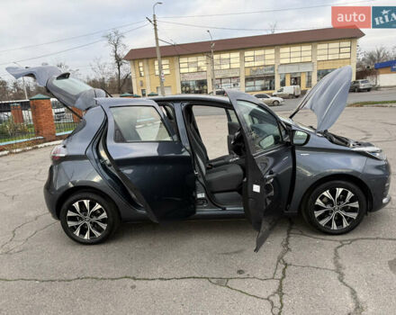 Серый Рено Зое, объемом двигателя 0 л и пробегом 45 тыс. км за 12999 $, фото 109 на Automoto.ua