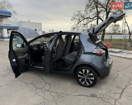 Серый Рено Зое, объемом двигателя 0 л и пробегом 45 тыс. км за 12999 $, фото 117 на Automoto.ua