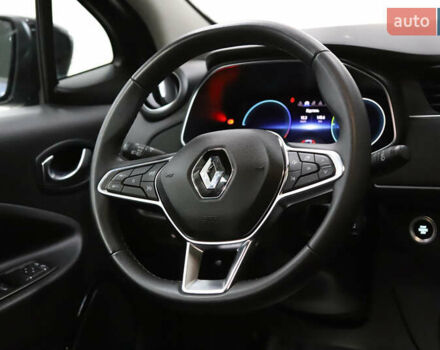 Серый Рено Зое, объемом двигателя 0 л и пробегом 28 тыс. км за 14700 $, фото 78 на Automoto.ua