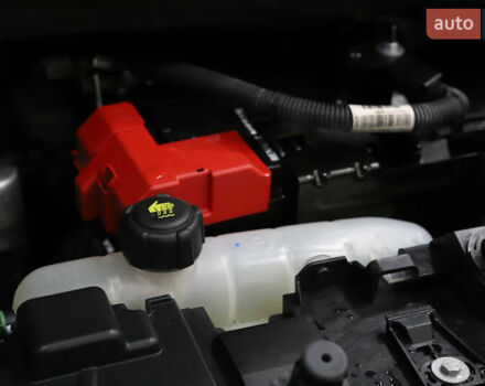 Серый Рено Зое, объемом двигателя 0 л и пробегом 28 тыс. км за 14700 $, фото 83 на Automoto.ua