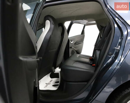 Серый Рено Зое, объемом двигателя 0 л и пробегом 28 тыс. км за 14700 $, фото 65 на Automoto.ua