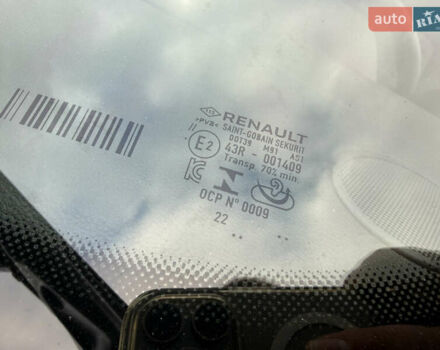 Серый Рено Зое, объемом двигателя 0 л и пробегом 45 тыс. км за 12999 $, фото 123 на Automoto.ua