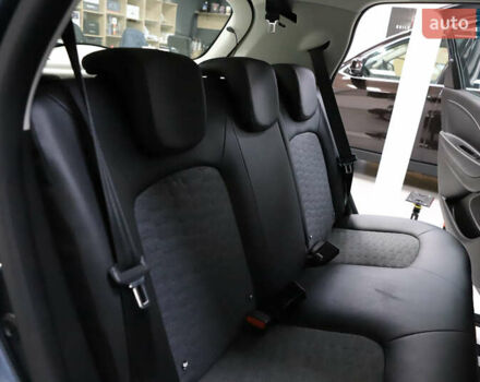 Серый Рено Зое, объемом двигателя 0 л и пробегом 28 тыс. км за 14700 $, фото 76 на Automoto.ua