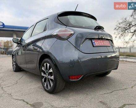 Серый Рено Зое, объемом двигателя 0 л и пробегом 45 тыс. км за 12999 $, фото 22 на Automoto.ua