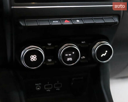 Серый Рено Зое, объемом двигателя 0 л и пробегом 28 тыс. км за 14700 $, фото 55 на Automoto.ua